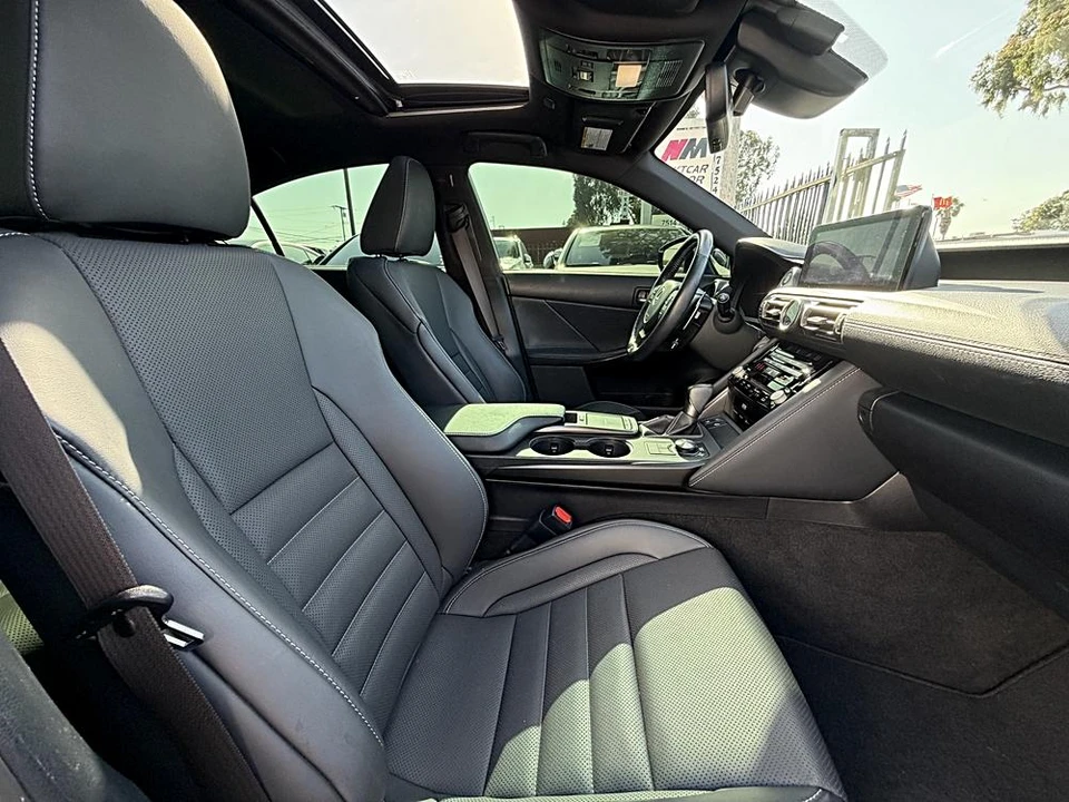 2022 Lexus IS 3rd Gen - Image 8 of 20