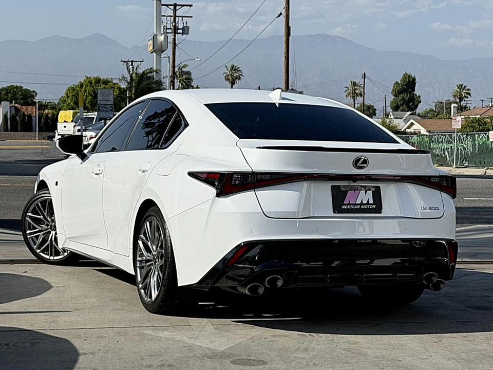 2022 Lexus IS 3rd Gen - Image 4 of 20