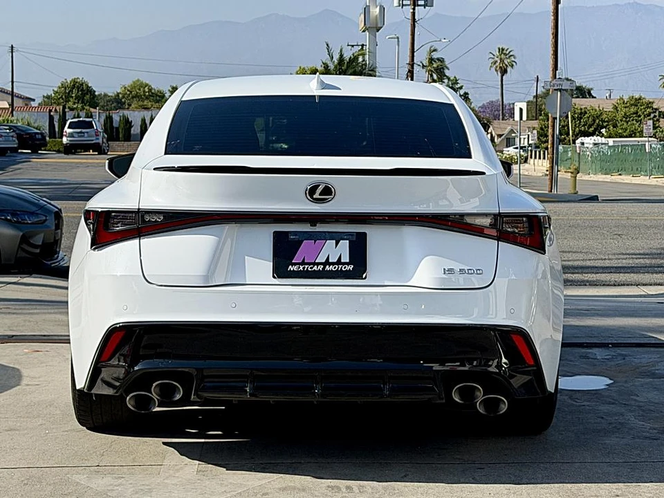 2022 Lexus IS 3rd Gen - Image 5 of 20