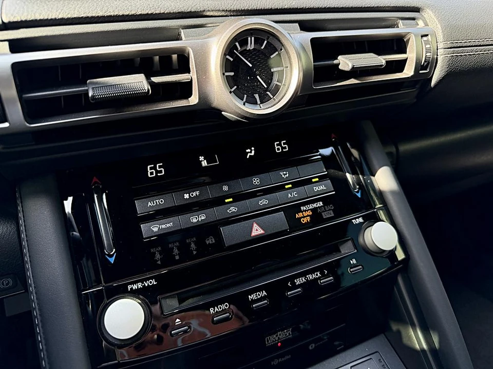 2022 Lexus IS 3rd Gen - Image 17 of 20