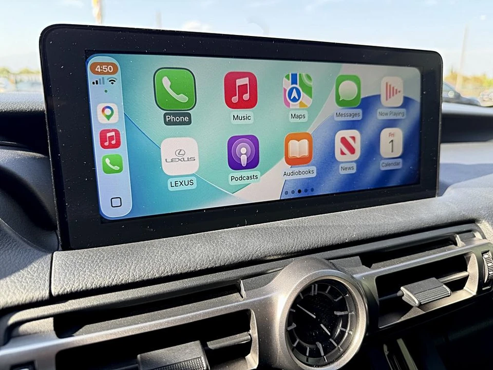 2022 Lexus IS 3rd Gen - Image 15 of 20