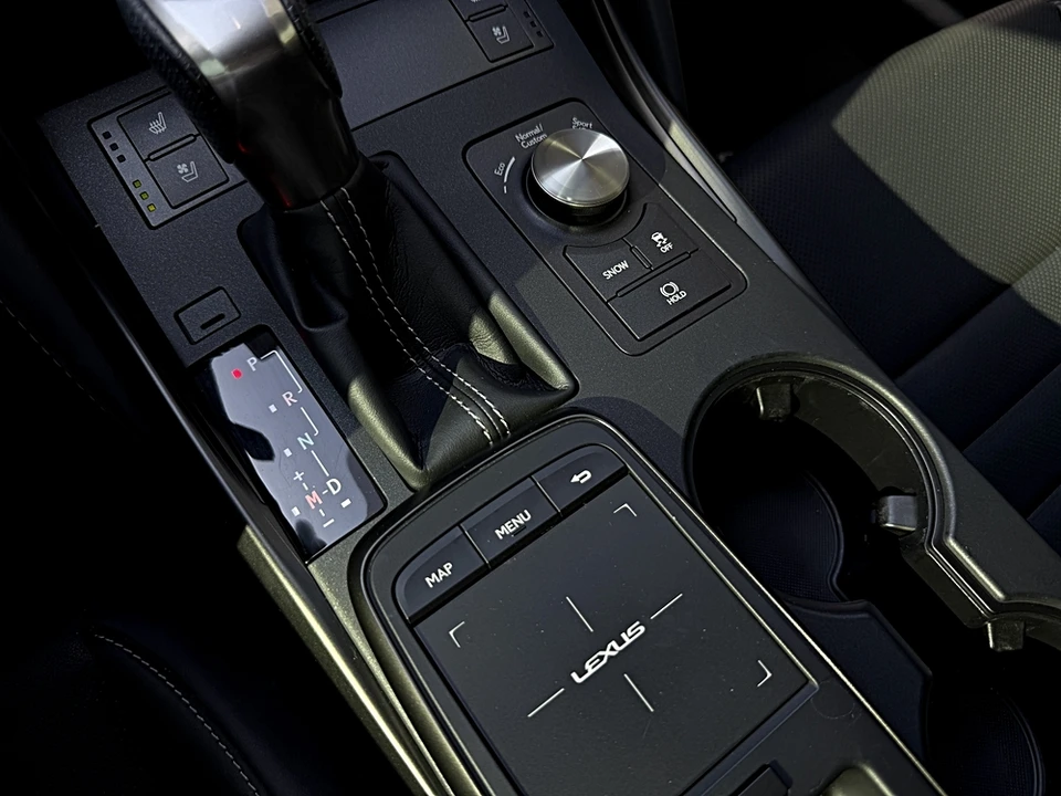 2022 Lexus IS 3rd Gen - Image 19 of 20
