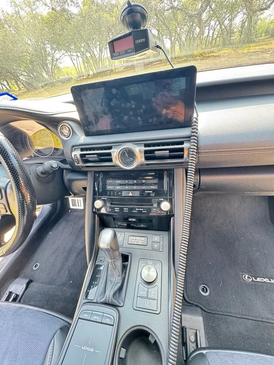 2022 Lexus IS 3rd Gen - Image 9 of 18
