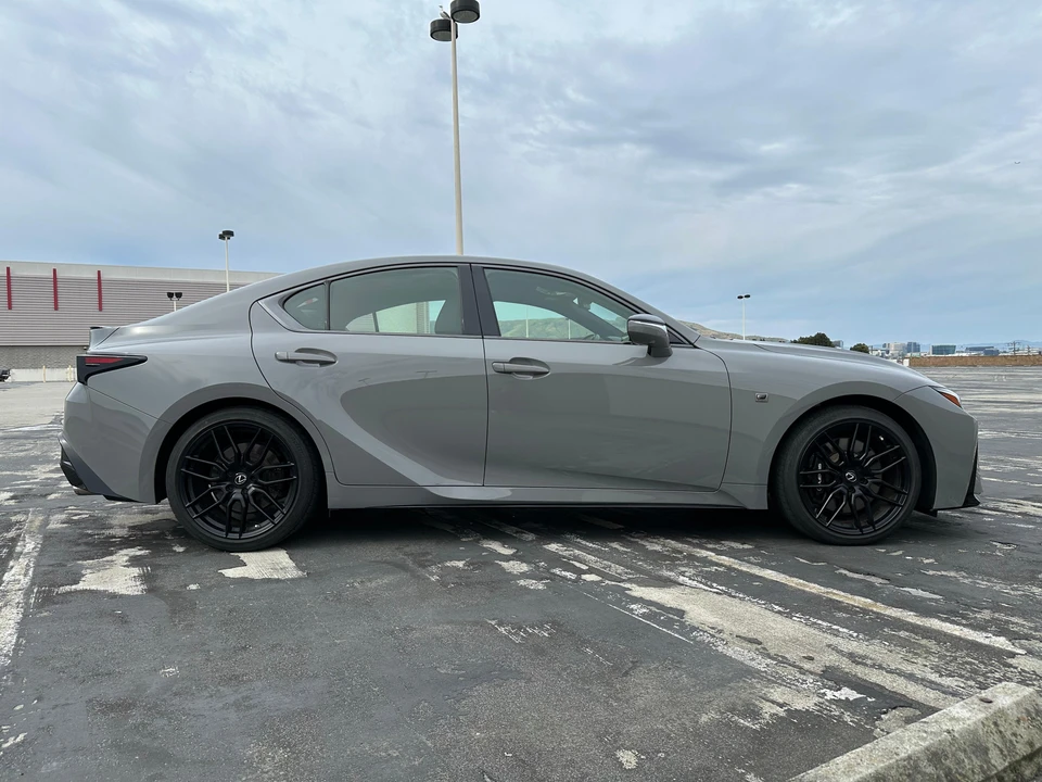 2022 Lexus IS 3rd Gen - Image 15 of 31