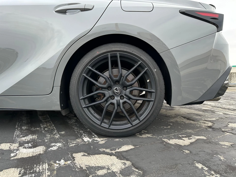 2022 Lexus IS 3rd Gen - Image 28 of 31