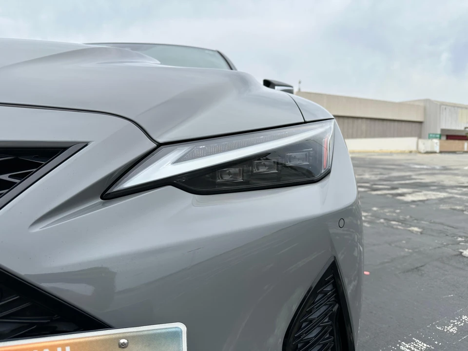 2022 Lexus IS 3rd Gen - Image 23 of 31