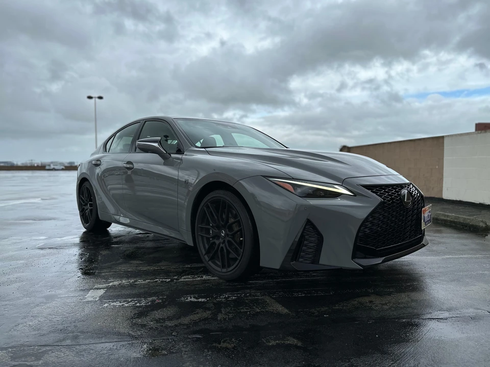 2022 Lexus IS 3rd Gen - Image 17 of 31