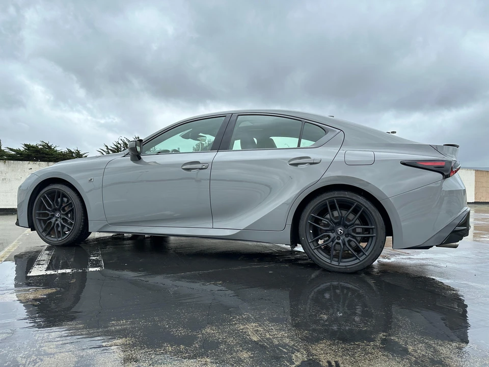2022 Lexus IS 3rd Gen - Image 11 of 31