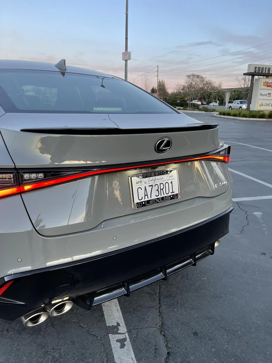 2022 Lexus IS 3rd Gen - Image 25 of 31