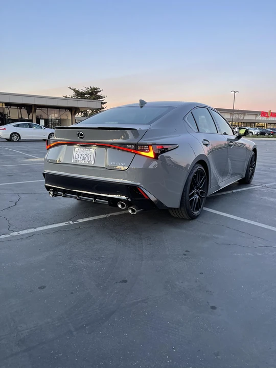 2022 Lexus IS 3rd Gen - Image 11 of 31
