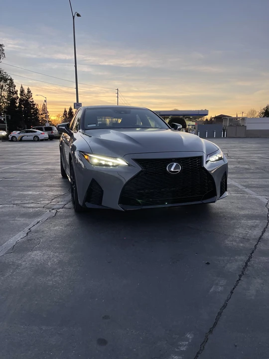 2022 Lexus IS 3rd Gen - Image 16 of 31