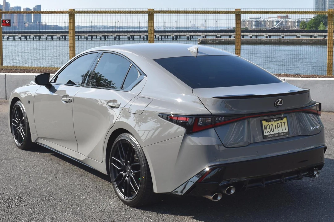 2022 Lexus IS 3rd Gen - Image 4 of 5