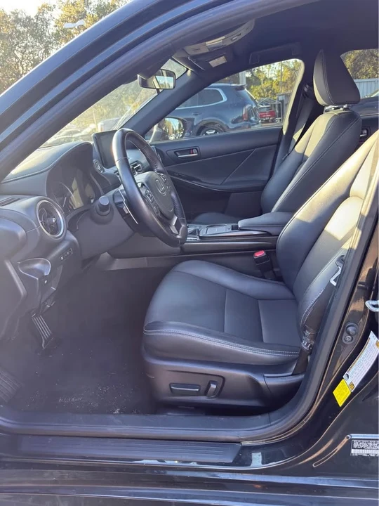 2022 Lexus IS 3rd Gen - Image 8 of 11