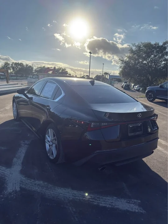 2022 Lexus IS 3rd Gen - Image 5 of 11
