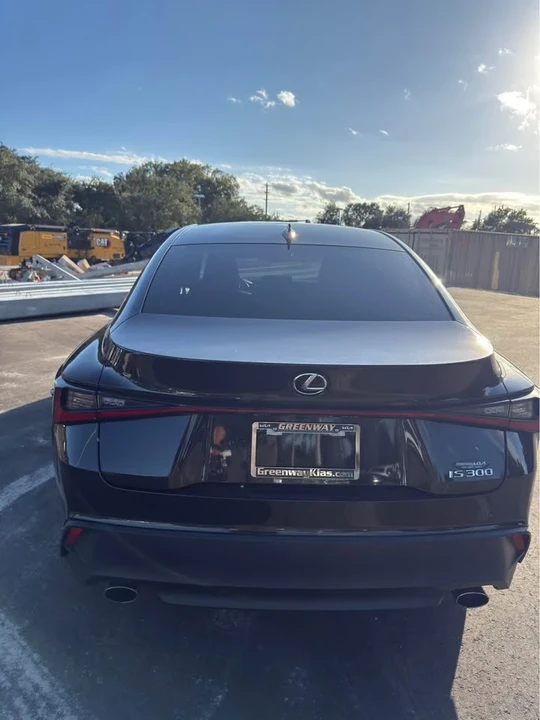 2022 Lexus IS 3rd Gen - Image 6 of 11