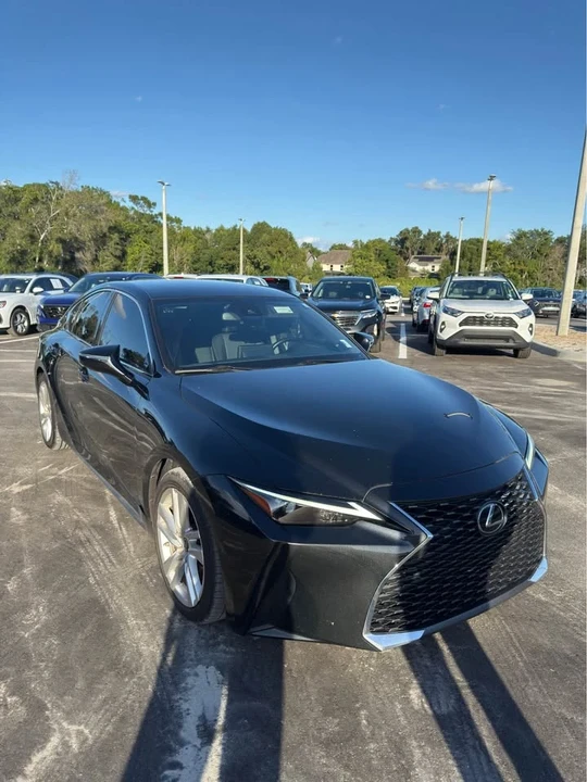 2022 Lexus IS 3rd Gen - Image 3 of 11