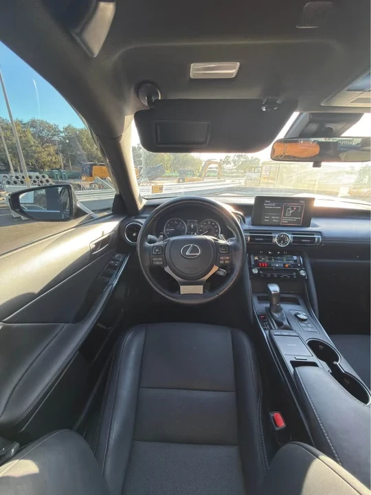 2022 Lexus IS 3rd Gen - Image 10 of 11