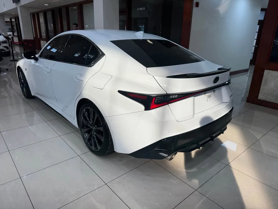 2022 Lexus IS 3rd Gen - Image 8 of 13