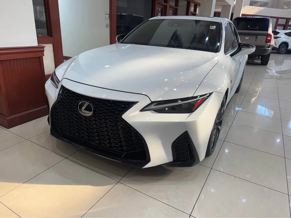 2022 Lexus IS 3rd Gen - Image 2 of 13