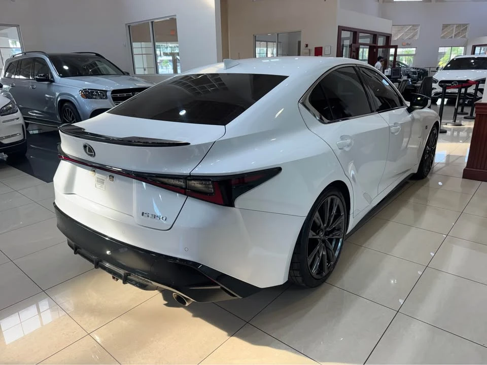 2022 Lexus IS 3rd Gen - Image 5 of 13