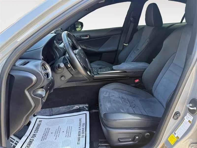 2022 Lexus IS 3rd Gen - Image 4 of 5