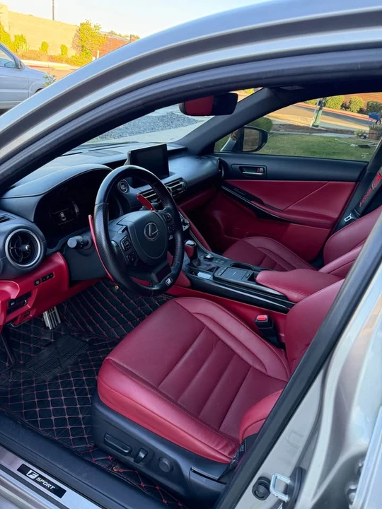 2022 Lexus IS 3rd Gen - Image 5 of 9
