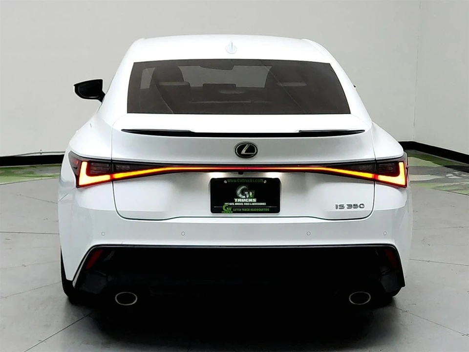 2022 Lexus IS 3rd Gen - Image 6 of 12