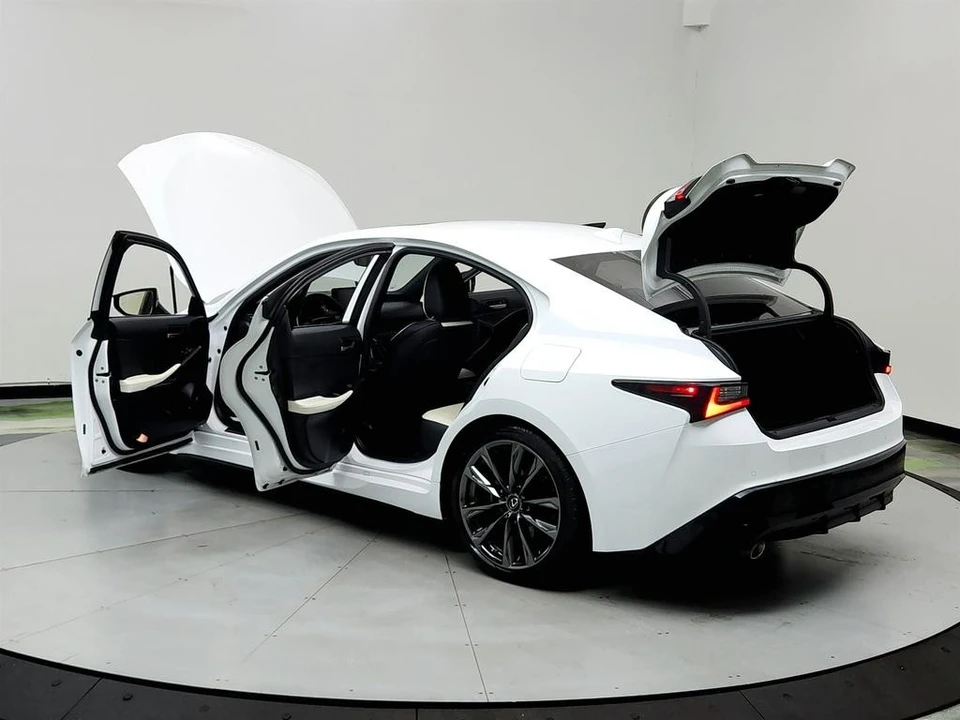 2022 Lexus IS 3rd Gen - Image 12 of 12