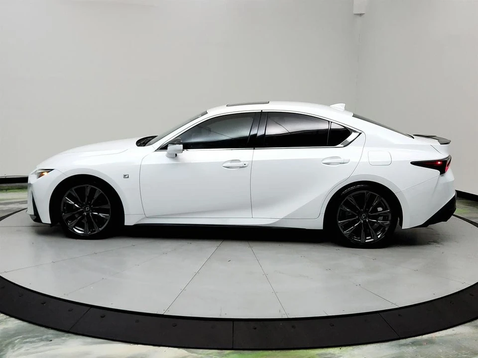 2022 Lexus IS 3rd Gen - Image 8 of 12
