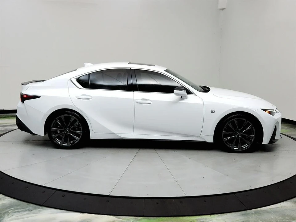 2022 Lexus IS 3rd Gen - Image 4 of 12