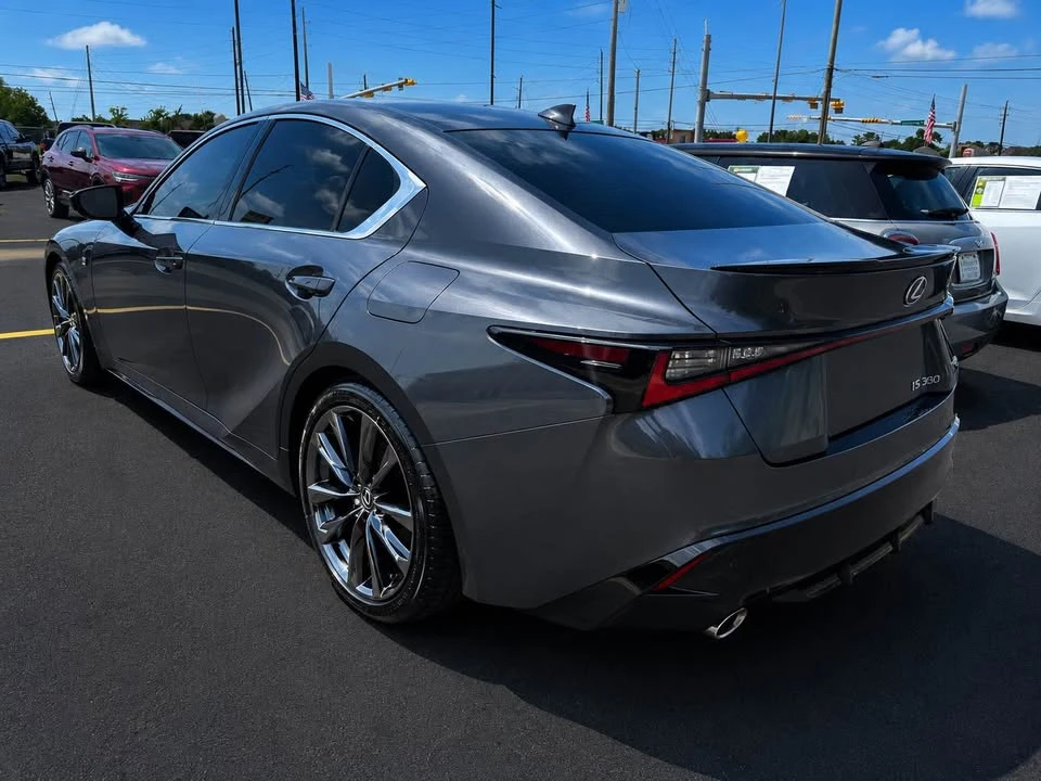 2022 Lexus IS 3rd Gen - Image 4 of 8