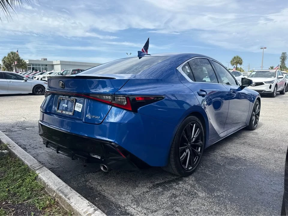2022 Lexus IS 3rd Gen - Image 6 of 15