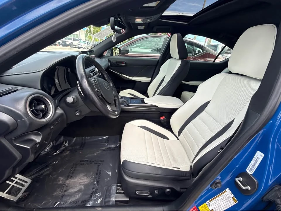 2022 Lexus IS 3rd Gen - Image 13 of 15