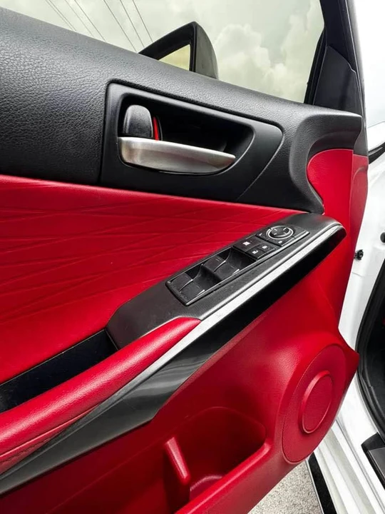 2022 Lexus IS 3rd Gen - Image 11 of 15