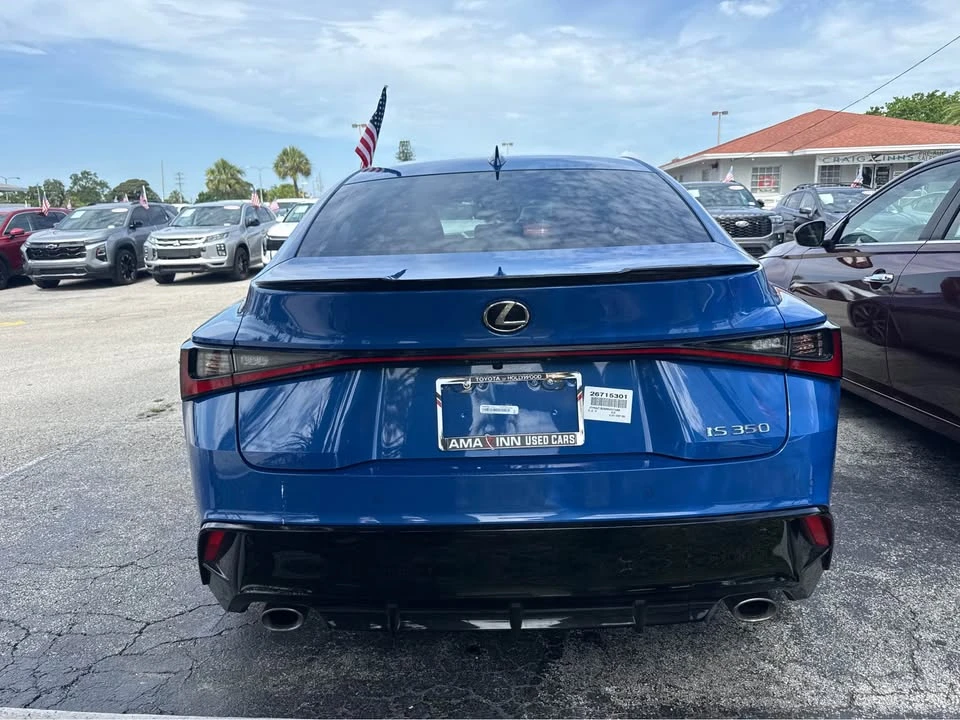 2022 Lexus IS 3rd Gen - Image 7 of 15