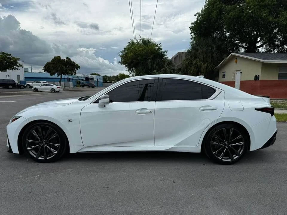 2022 Lexus IS 3rd Gen - Image 12 of 15