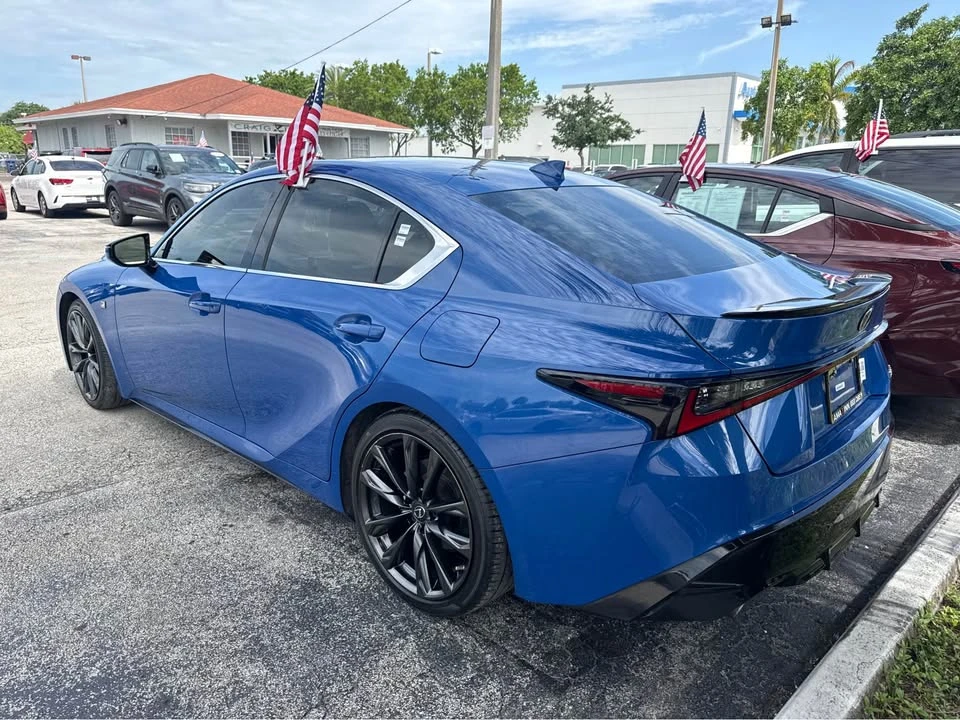2022 Lexus IS 3rd Gen - Image 8 of 15