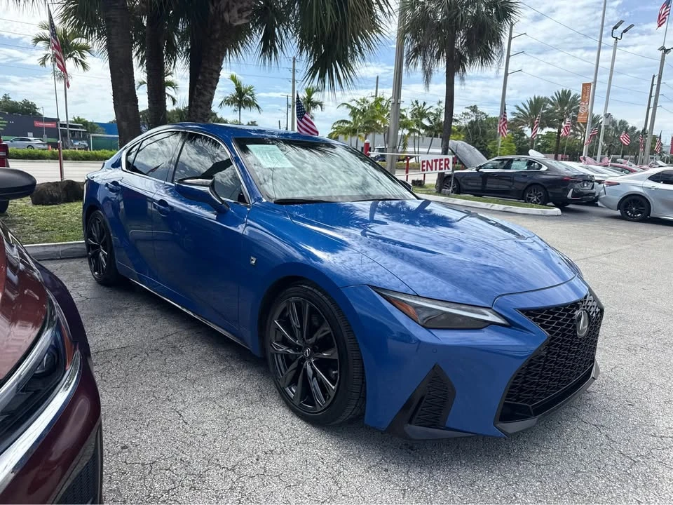 2022 Lexus IS 3rd Gen - Image 4 of 15