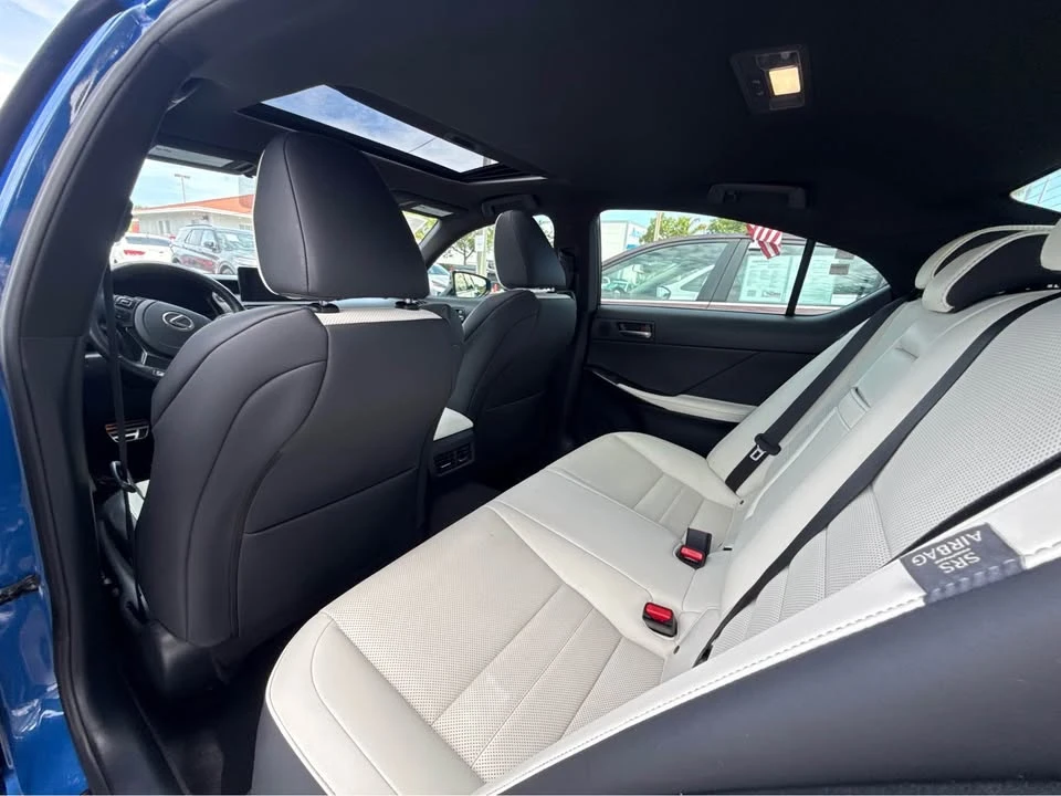 2022 Lexus IS 3rd Gen - Image 10 of 15