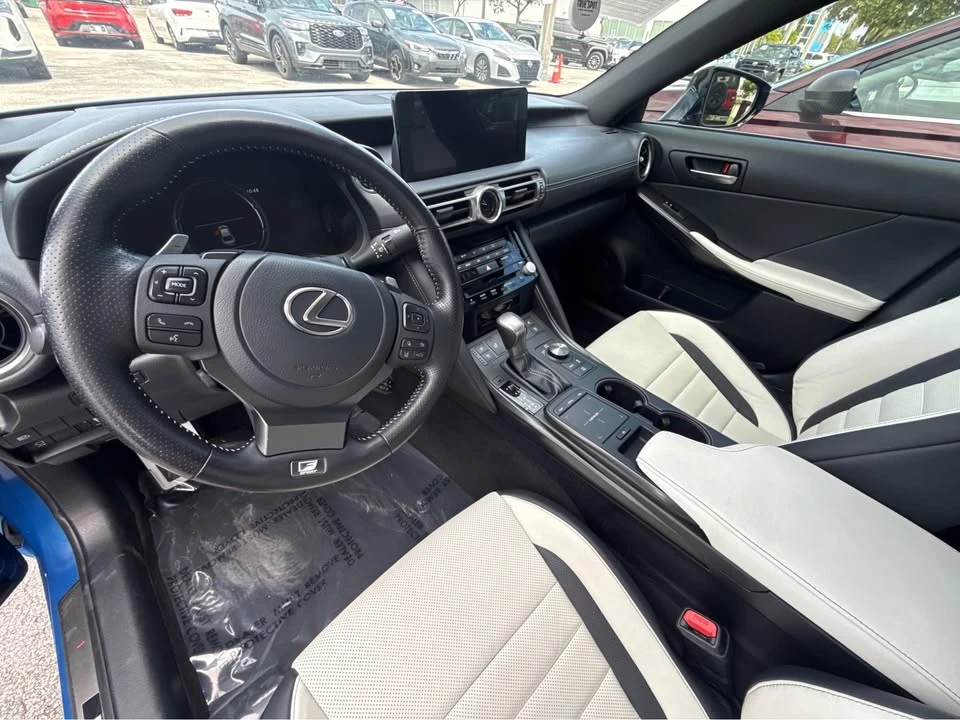 2022 Lexus IS 3rd Gen - Image 14 of 15