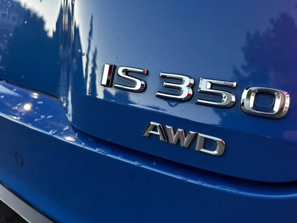 2022 Lexus IS 3rd Gen - Image 5 of 14
