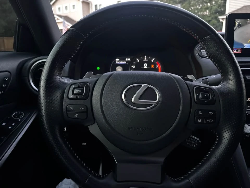 2022 Lexus IS 3rd Gen - Image 12 of 14
