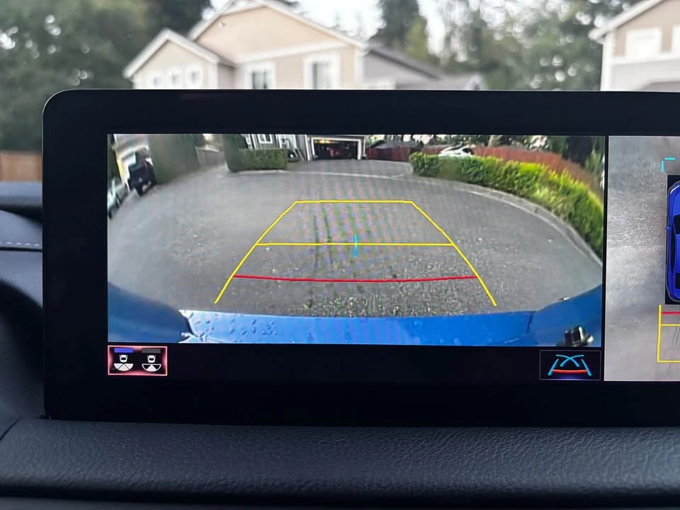 2022 Lexus IS 3rd Gen - Image 11 of 14