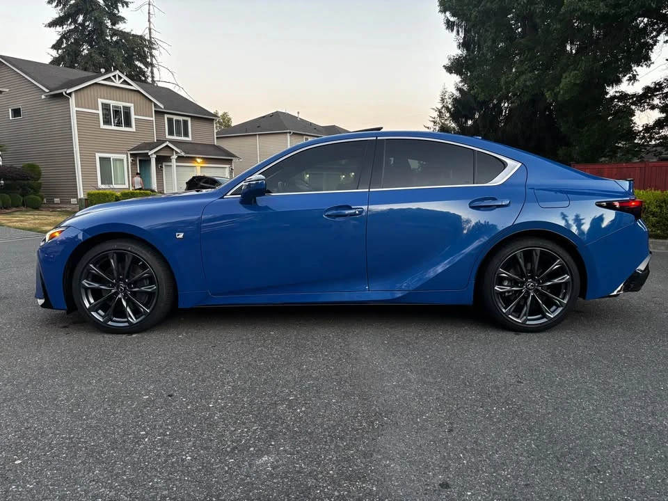 2022 Lexus IS 3rd Gen - Image 9 of 14