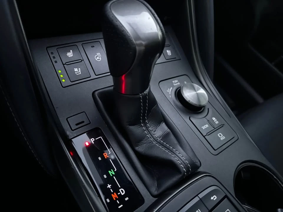 2022 Lexus IS 3rd Gen - Image 10 of 14