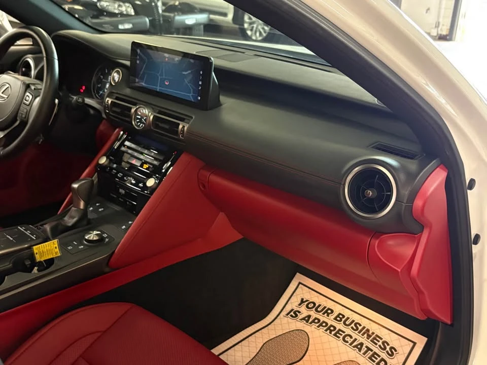 2022 Lexus IS 3rd Gen - Image 15 of 20