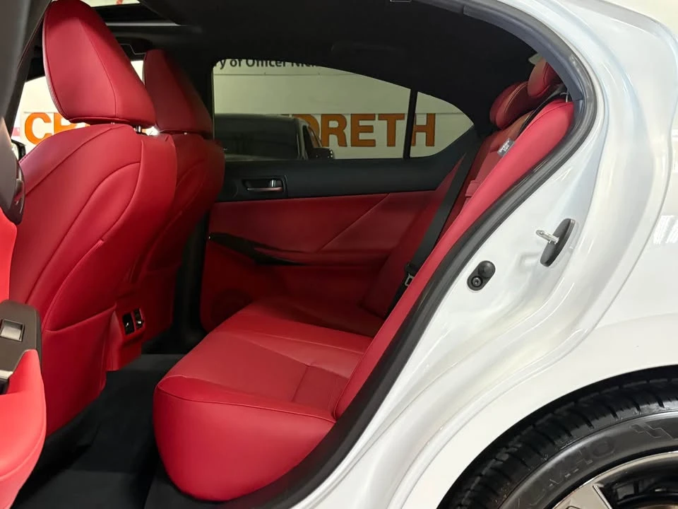 2022 Lexus IS 3rd Gen - Image 19 of 20