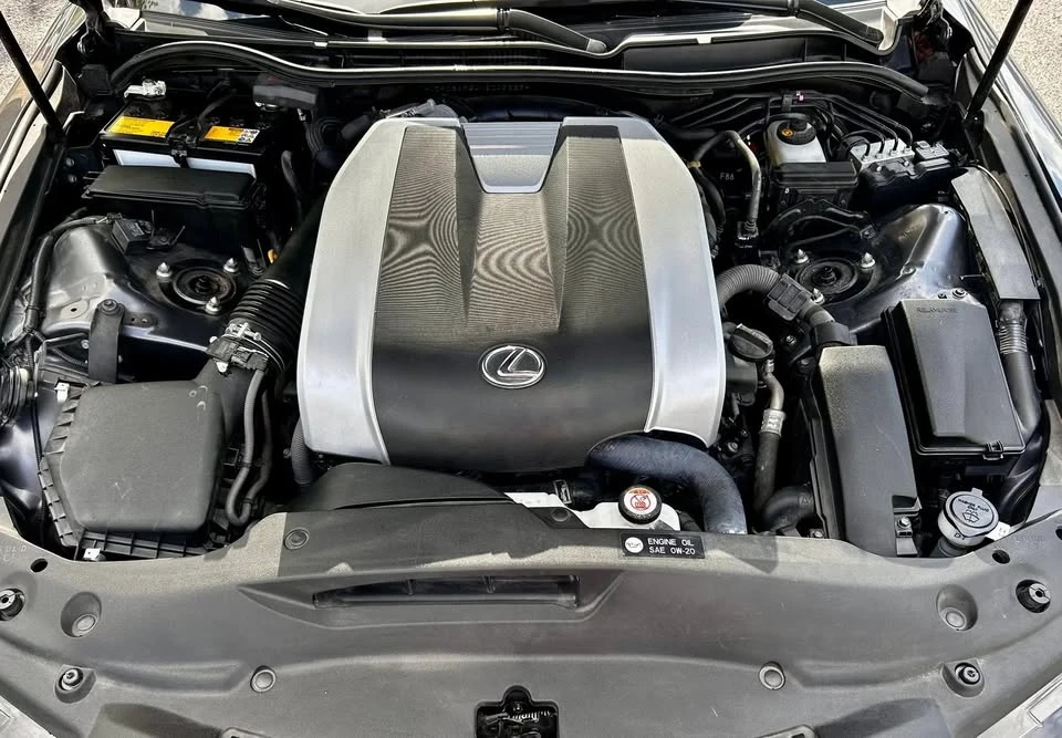 2022 Lexus IS 3rd Gen - Image 15 of 17