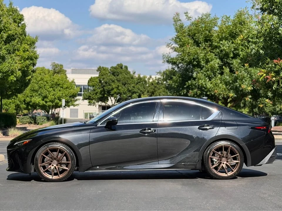 2022 Lexus IS 3rd Gen - Image 9 of 20