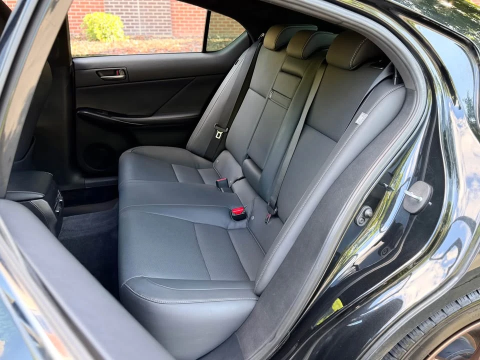 2022 Lexus IS 3rd Gen - Image 11 of 20